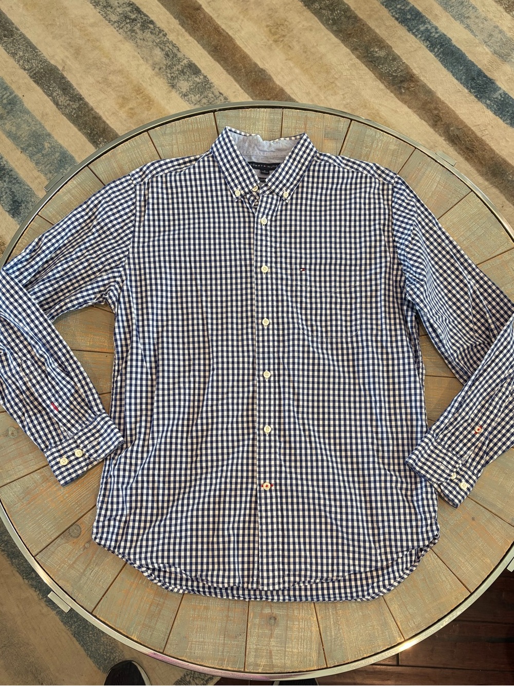 Tommy Hilfiger Men's long sleeve Gingham Button-Down Shirt - size Medium